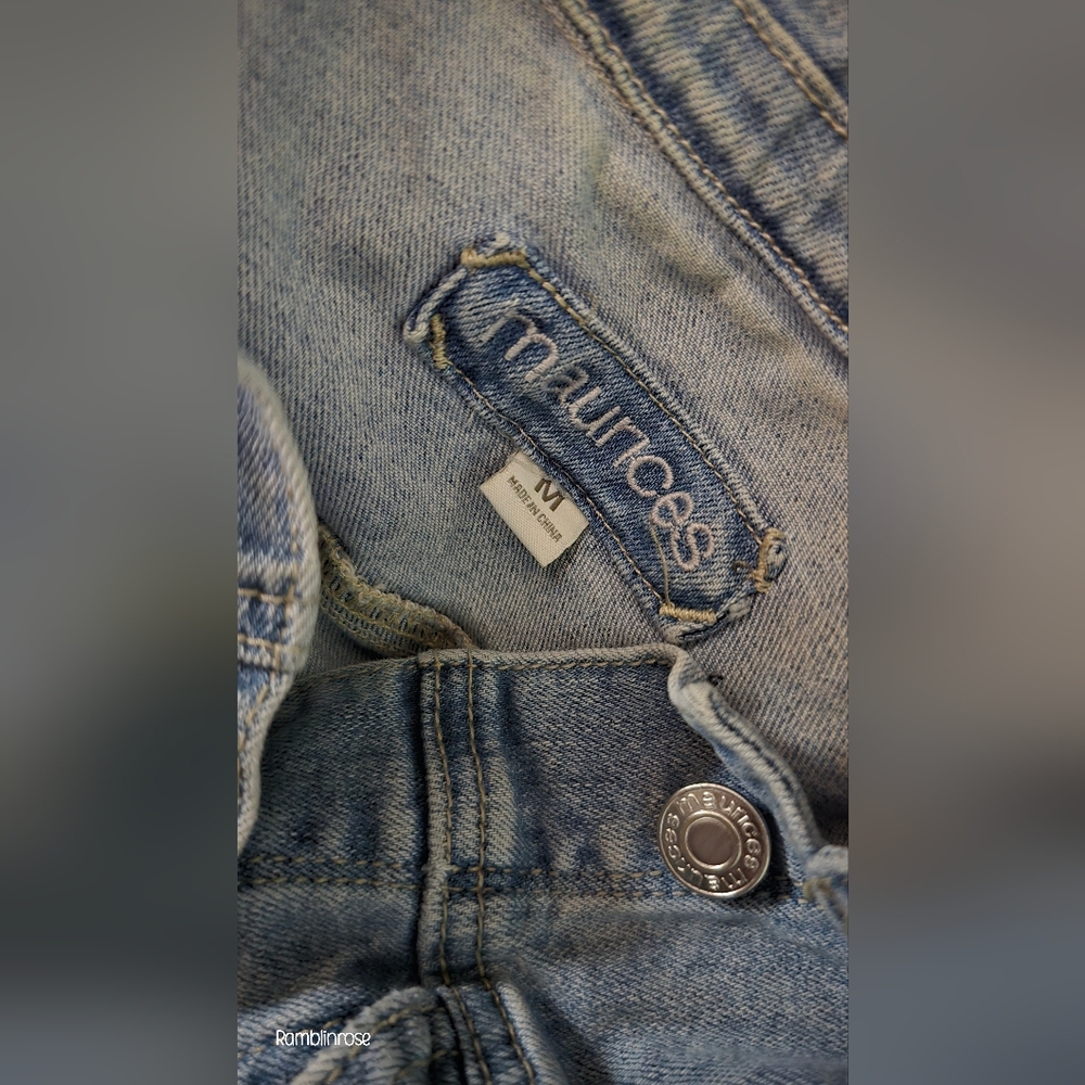 Maurices Light Wash Cropped Denim Jacket w/ Lace-Up Sides – Women’s Medium - Picture 4 of 4